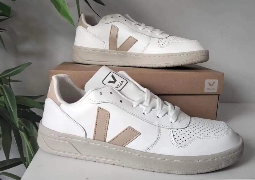 Veja blanco beige